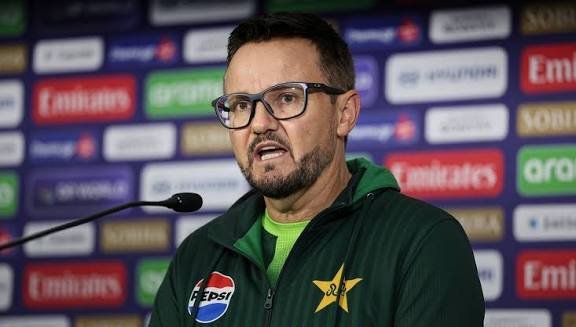 Mike Hesson Hopes Pakistan Will Bring Their Best Game in Tri-Series Final Mike Hesson Hopes Pakistan Will Bring Their Best Game in Tri-Series Final